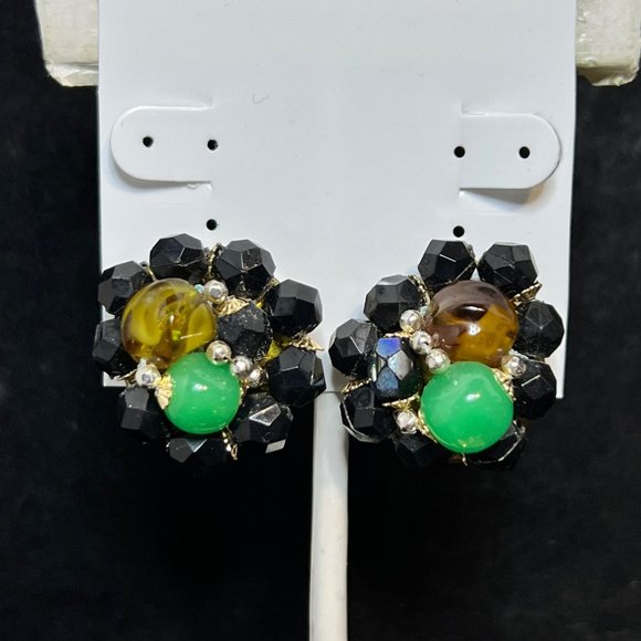 Lot of 5 Gold Tone Clip On Earrings (3767) - Picture 3 of 7